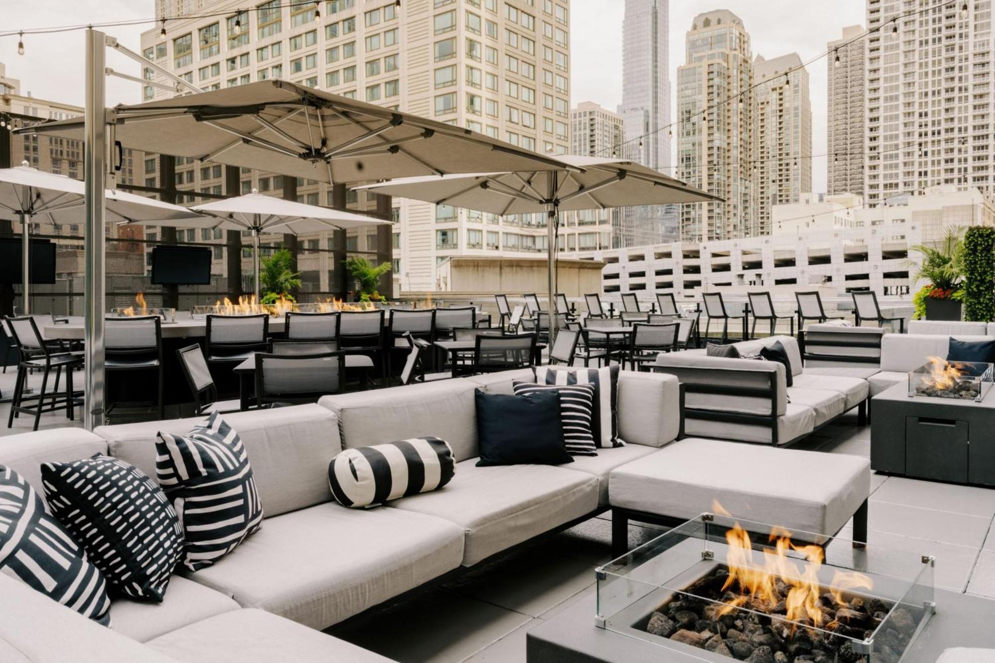 The Gwen, A Luxury Collection Hotel, Michigan Avenue Чикаго Екстериор снимка